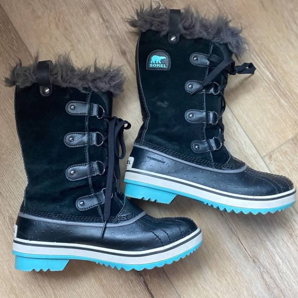 SOREL Youth Joan of Arctic Waterproof Winter Boot